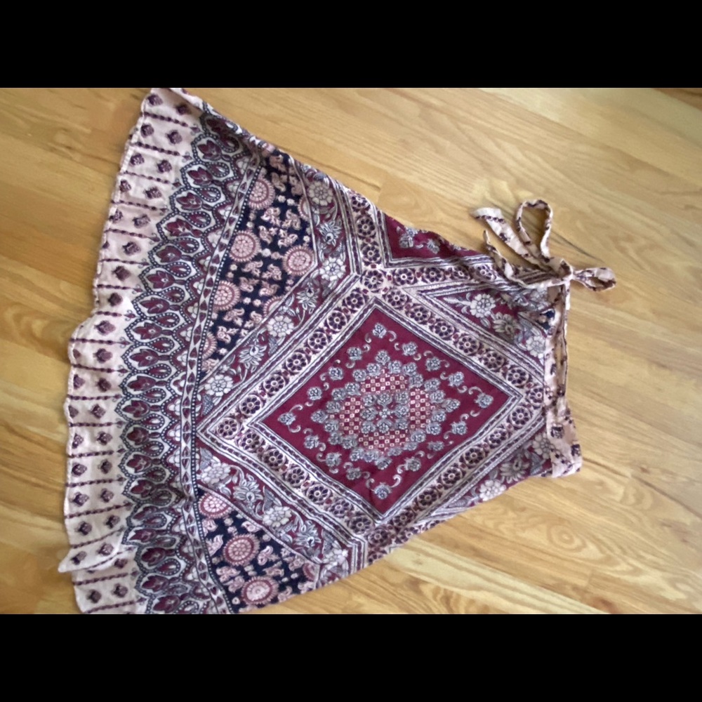Small wrap pattern long skirt